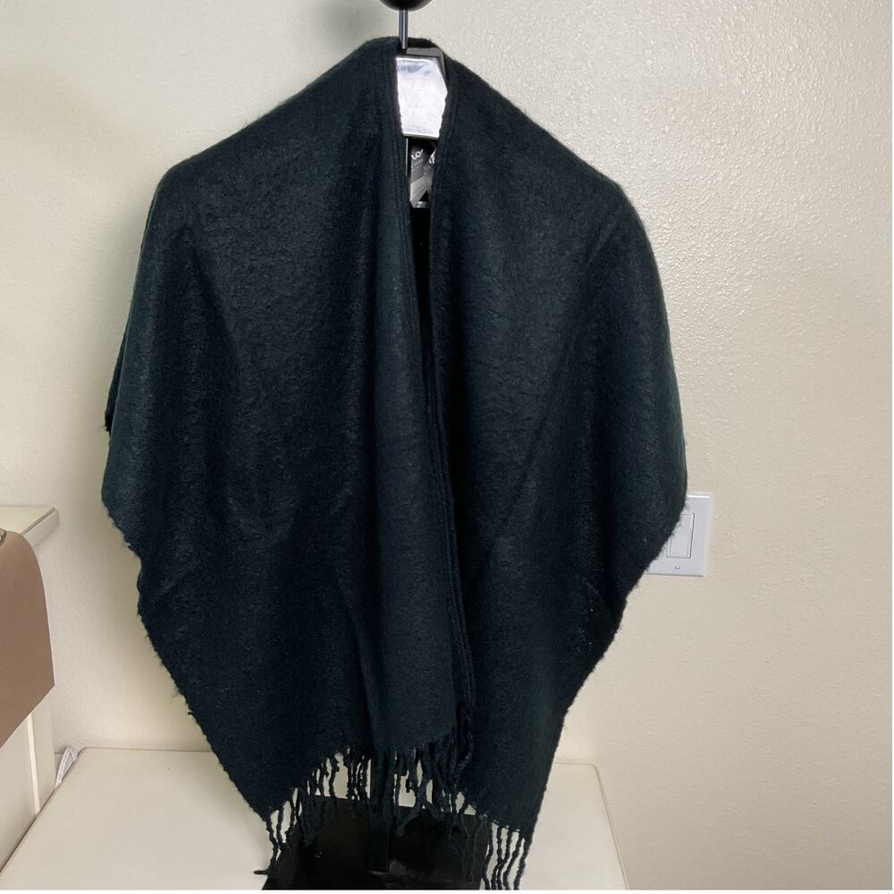 Echo Solid Black Womens One Size Boucle Ruana Fringe Poncho NWT